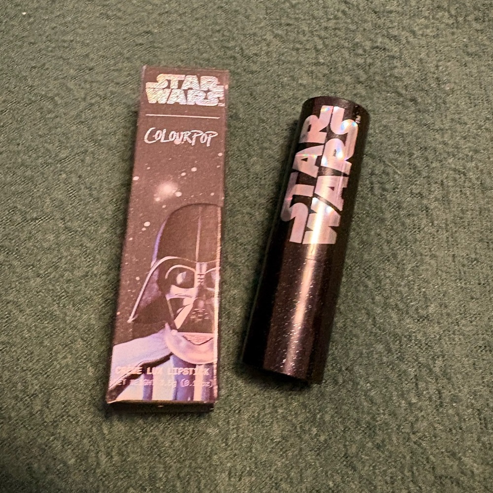 Dark Lord ColourPop Star Wars
Crème Lux Lipstick